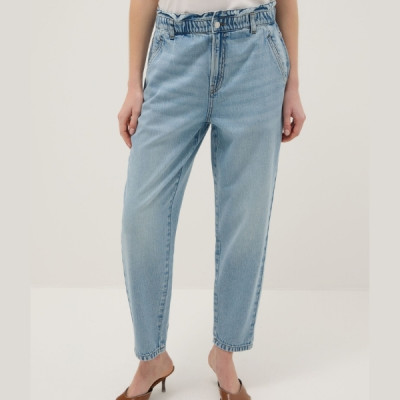 WOMEN'S JEANS