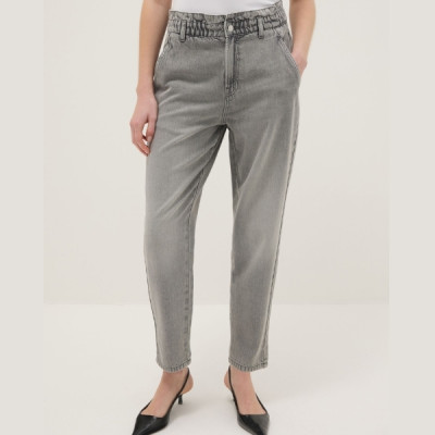 WOMEN'S JEANS